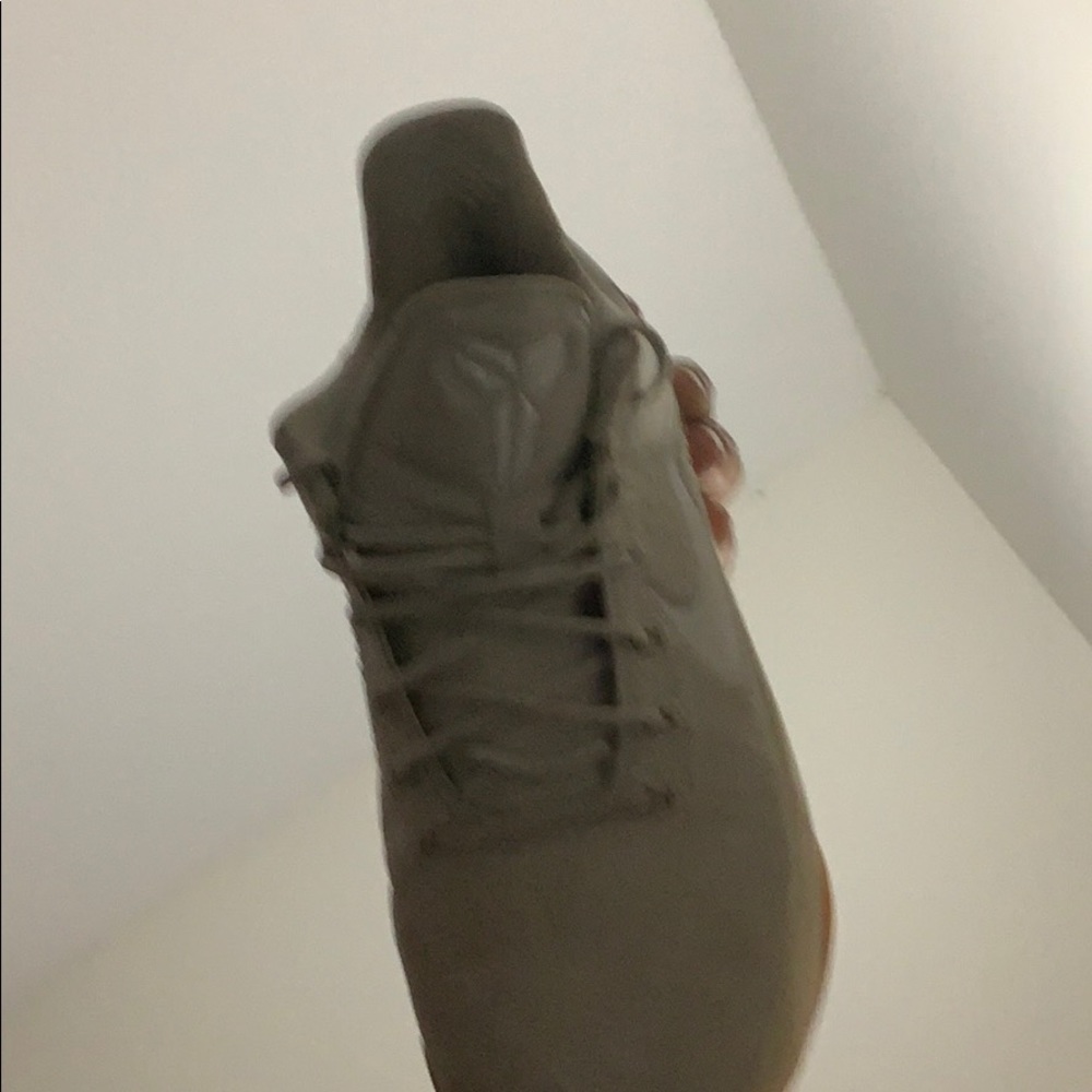 Kobe’s (Good Condition) - Picture 3 of 4